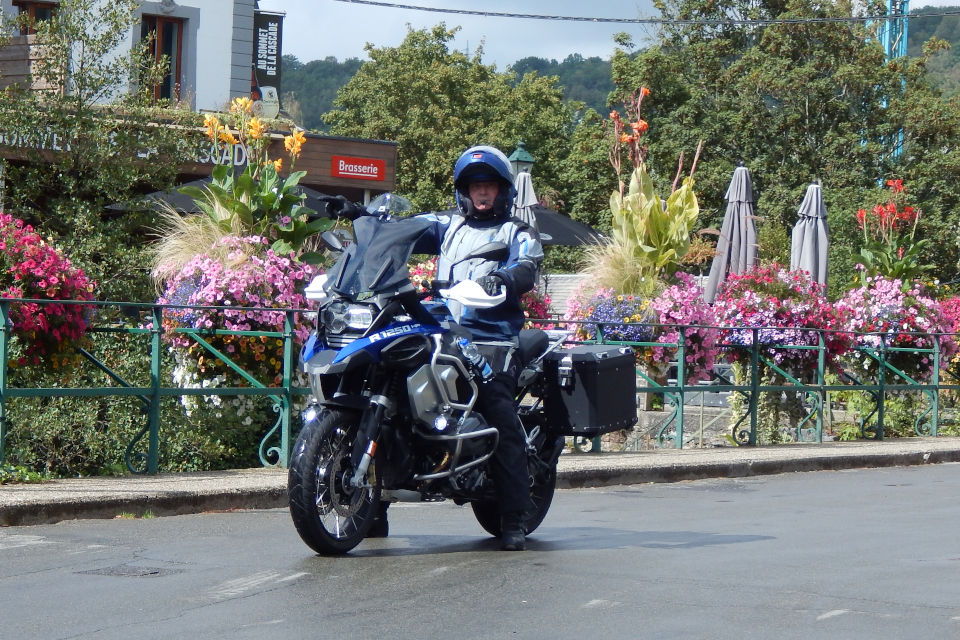 Motorrijbewijspoint Arnhem examengarantie AVB en AVD